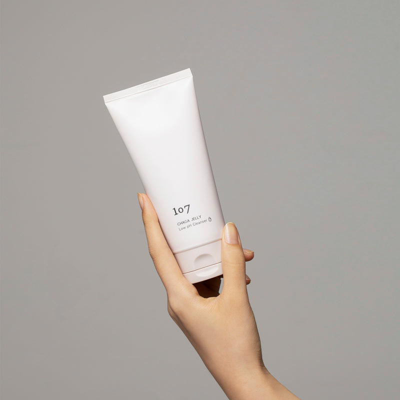 CHAGA JELLY Low pH Cleanser (showing size)